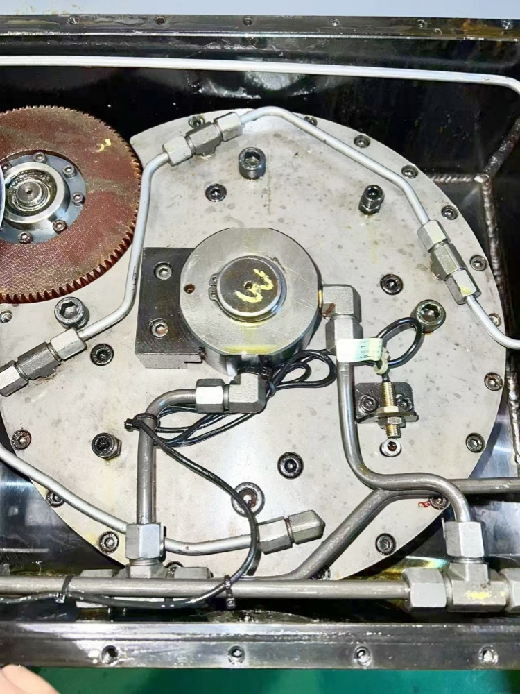 亚威双头摇篮式五轴转台