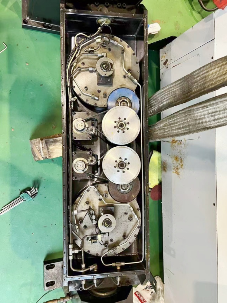 亚威双头摇篮式五轴转台